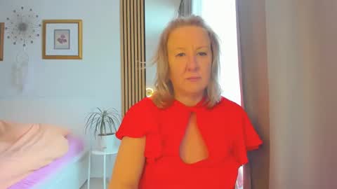 Nicole online show from February 6, 11:43 am