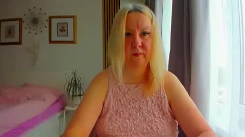 Nicole online show from March 18, 5:21 am