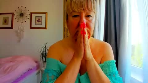 Snapshot of blonde_angel20 chatting on May 30, 4:42 am Nicole online show from May 30, 4:42 am