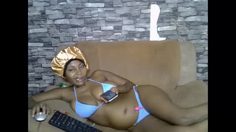 Snapshot of blonde_creamy chatting on May 21, 1:12 am blonde_creamy online show from May 21, 1:12 am