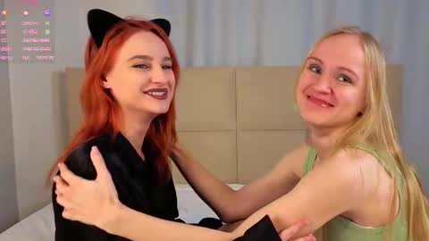 Snapshot of blonde_lotos chatting on February 4, 4:18 am Kate and Mary online show from February 4, 4:18 am