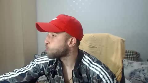 Snapshot of blondeagle chatting on May 28, 8:39 pm Mr Blond online show from May 28, 8:39 pm