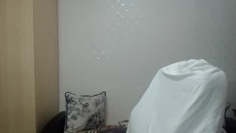Snapshot of blondeagle chatting on June 28, 6:58 pm Mr Blond online show from June 28, 6:58 pm