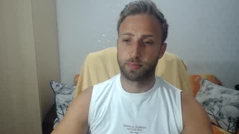 Snapshot of blondeagle chatting on July 22, 7:38 pm Mr Blond online show from July 22, 7:38 pm