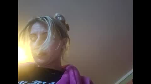 Snapshot of blondebellaaa3 chatting on January 20, 7:14 pm Gia online show from January 20, 7:14 pm