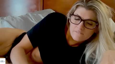 Snapshot of blondechristine99 chatting on July 10, 1:25 pm blondechristine99 online show from July 10, 1:25 pm