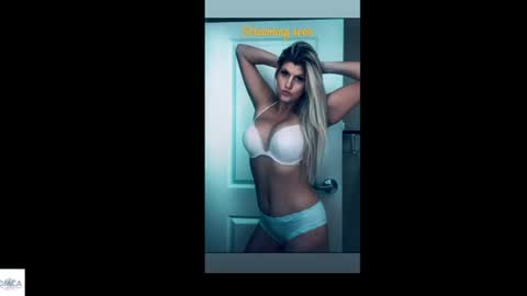 Snapshot of blondechristine99 chatting on July 19, 3:10 am blondechristine99 online show from July 19, 3:10 am