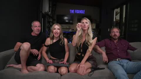 Snapshot of blondefoxsilverfox chatting on June 27, 1:32 am blondefoxsilverfox online show from June 27, 1:32 am