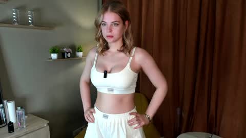 blondensinful online show from May 31, 10:11 am