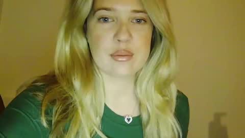 Snapshot of blondie6767 chatting on October 18, 11:11 am blondie6767 online show from October 18, 11:11 am