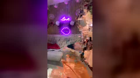 Snapshot of blondie_lorentino chatting on May 25, 1:00 am blondie_lorentino online show from May 25, 1:00 am