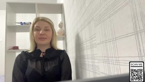 Snapshot of blondie_xoxoxo chatting on October 24, 5:53 pm blondie_xoxoxo online show from October 24, 5:53 pm