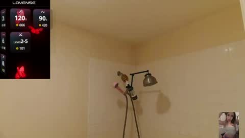 Snapshot of blondiebubblebooty chatting on April 19, 12:48 pm Bubbles online show from April 19, 12:48 pm