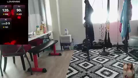Snapshot of blondiebubblebooty chatting on April 24, 2:30 pm Bubbles online show from April 24, 2:30 pm