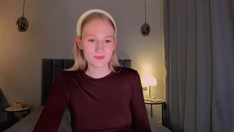 Snapshot of blondiemermaid chatting on December 24, 8:38 pm Mia online show from December 24, 8:38 pm