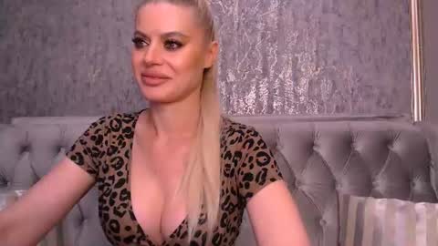 Snapshot of blondiestarxxx chatting on August 8, 8:55 pm Helen online show from August 8, 8:55 pm