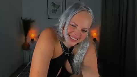 Snapshot of blondini_ chatting on July 18, 1:59 pm Nikolla online show from July 18, 1:59 pm