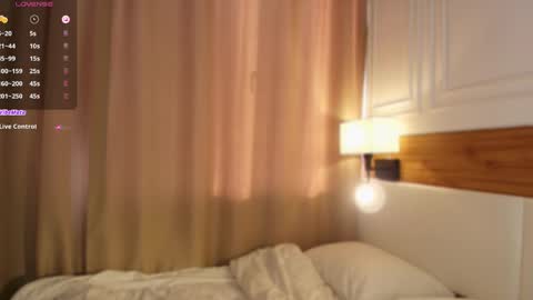 blondoll online show from April 25, 1:19 am