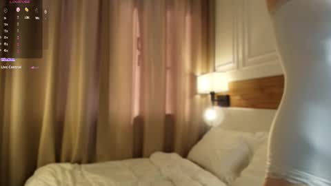 Snapshot of blondoll chatting on June 10, 1:39 am blondoll online show from June 10, 1:39 am