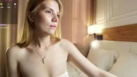 Snapshot of blondoll chatting on July 2, 1:05 am blondoll online show from July 2, 1:05 am