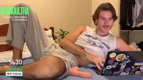 Snapshot of blondultra chatting on May 20, 6:36 pm blondultra online show from May 20, 6:36 pm