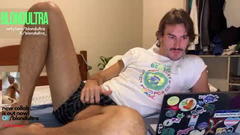 Snapshot of blondultra chatting on June 15, 6:32 pm blondultra online show from June 15, 6:32 pm