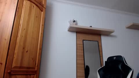 blondyelena online show from December 28, 2:53 pm
