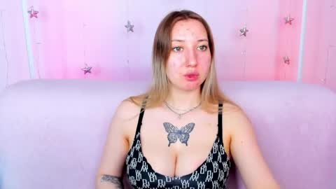 blondyjolly online show from March 25, 2:17 am