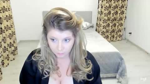 blondysarah online show from March 5, 9:11 pm