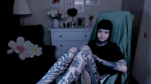 Mary online show from April 23, 12:29 pm