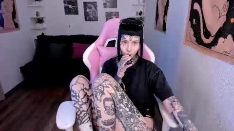 Snapshot of blood__mary chatting on June 22, 11:29 am Mary online show from June 22, 11:29 am