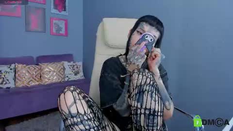 Snapshot of blood__mary chatting on July 23, 1:58 am Mary online show from July 23, 1:58 am