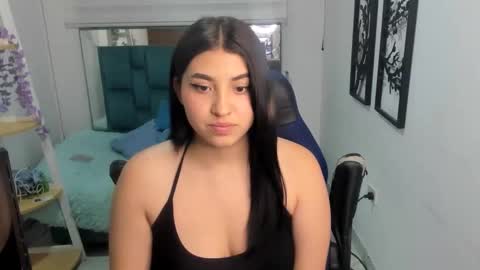 Snapshot of bloom_winxx chatting on February 8, 3:54 am bloom_winxx online show from February 8, 3:54 am