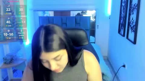 Snapshot of bloom_winxx chatting on February 14, 3:03 am bloom_winxx online show from February 14, 3:03 am