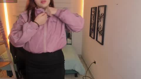 Snapshot of bloom_winxx chatting on February 24, 3:04 am bloom_winxx online show from February 24, 3:04 am