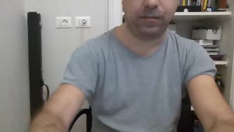 Snapshot of blop99 chatting on December 8, 5:07 am Blop online show from December 8, 5:07 am