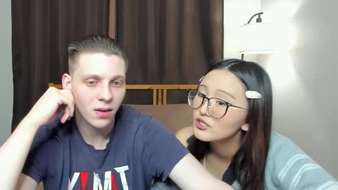 Snapshot of blossomandbee chatting on February 7, 5:05 pm Sasha and Maria online show from February 7, 5:05 pm