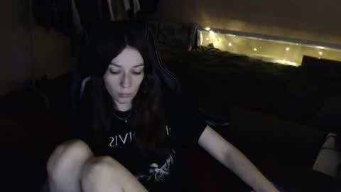 blue__velvet_ online show from June 13, 2:26 pm