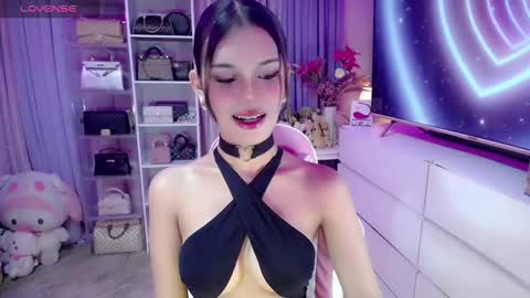Snapshot of blue_aiveexx chatting on October 12, 5:17 am aivee online show from October 12, 5:17 am