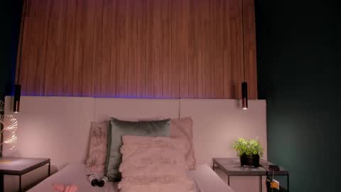 Snapshot of blue_anngel chatting on May 1, 12:48 am blue_anngel online show from May 1, 12:48 am