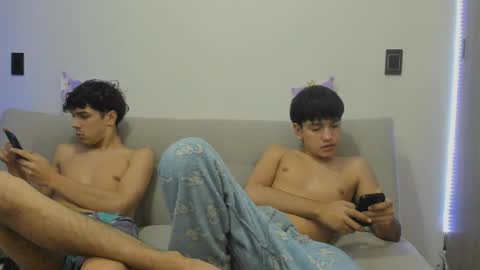 Blue online show from April 29, 7:34 am