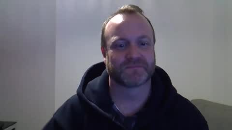 Snapshot of blue_eyes_paul chatting on February 21, 12:00 am blue_eyes_paul online show from February 21, 12:00 am