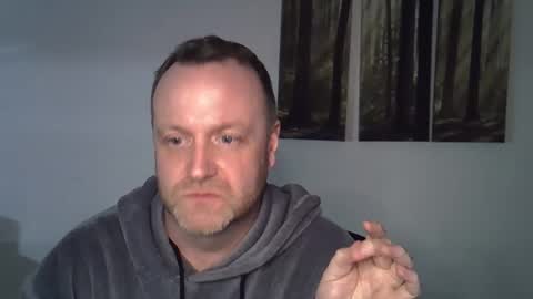 Snapshot of blue_eyes_paul chatting on April 6, 4:46 am blue_eyes_paul online show from April 6, 4:46 am