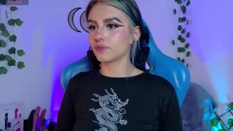 blue_kittenn online show from September 18, 5:53 am