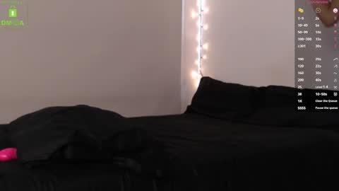 Blue online show from October 19, 5:57 pm