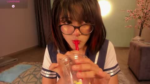 Snapshot of blue_sixx chatting on May 30, 10:40 pm blue_sixx online show from May 30, 10:40 pm