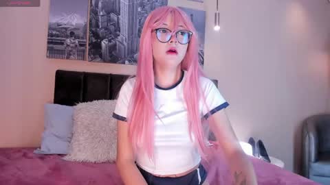 Snapshot of blue_sixx chatting on June 4, 10:27 pm blue_sixx online show from June 4, 10:27 pm