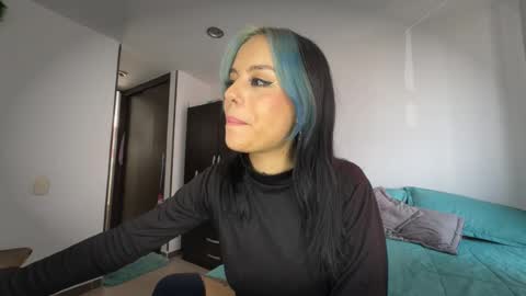 Alice bleu for friends  online show from January 6, 4:43 pm