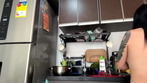 Alice bleu for friends  online show from February 13, 6:59 pm