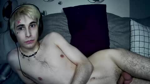 SONNYVAN online show from April 8, 3:34 pm